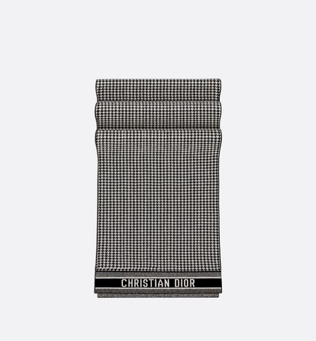 30 Montaigne Scarf • Black and White Blended Cashmere Knit