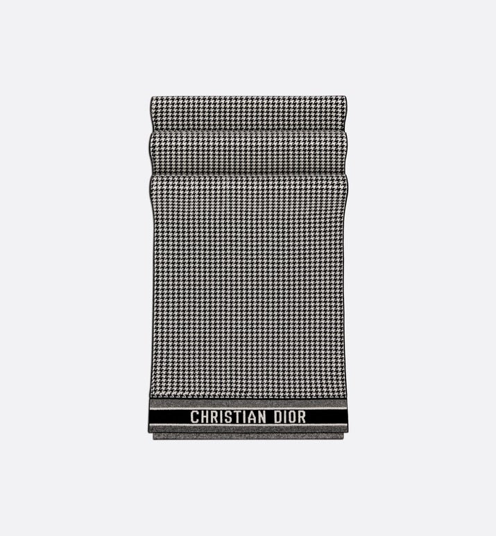 30 Montaigne Scarf • Black and White Blended Cashmere Knit