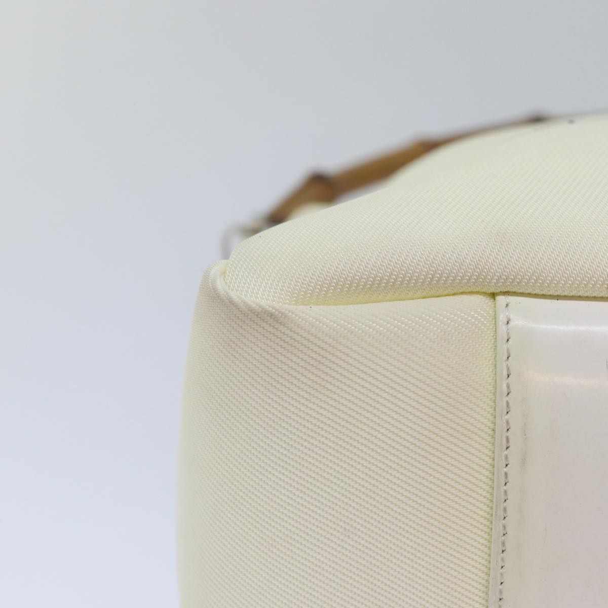 Gucci Bamboo White Synthetic Shoulder Bag ()