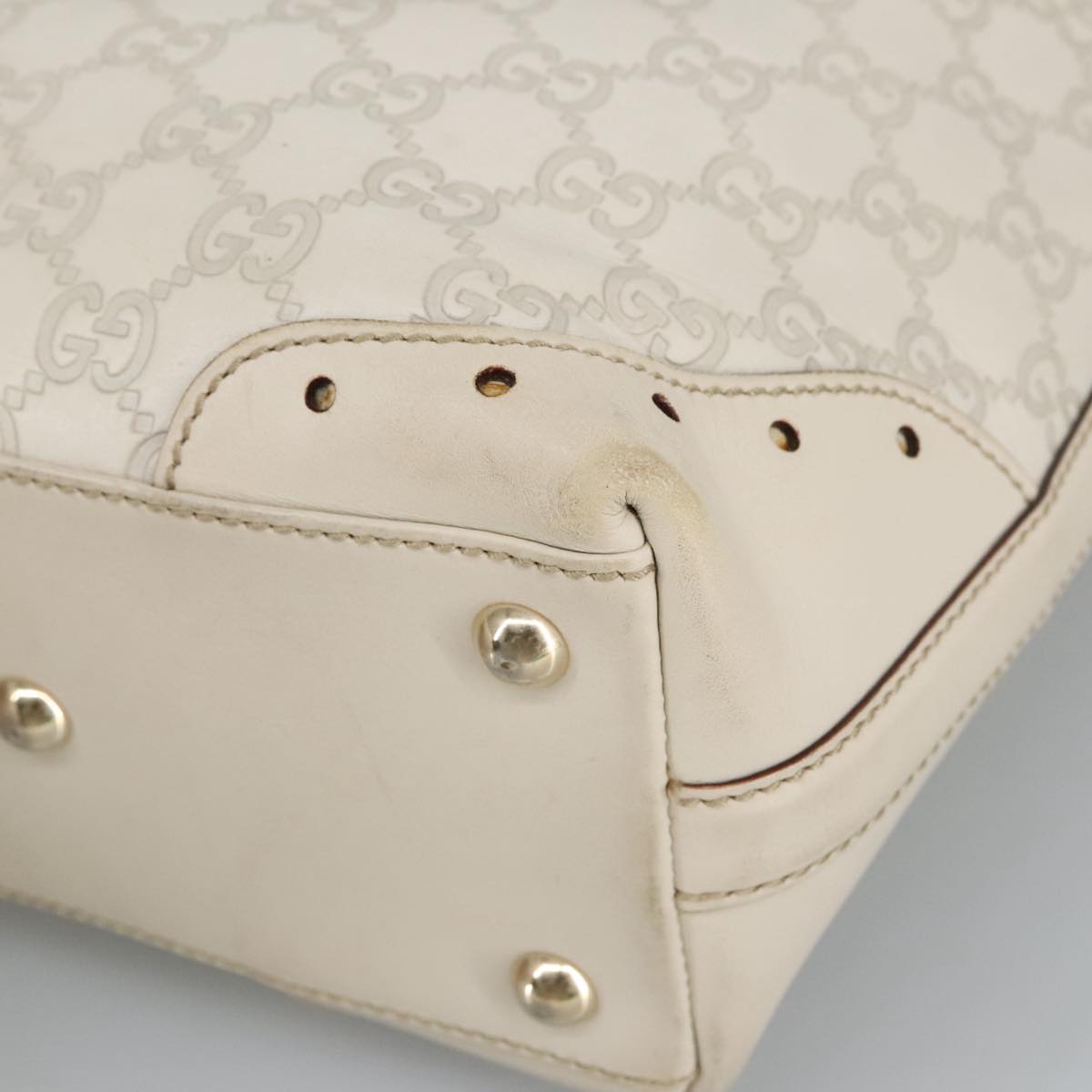 Gucci Guccissima White Leather Shoulder Bag ()