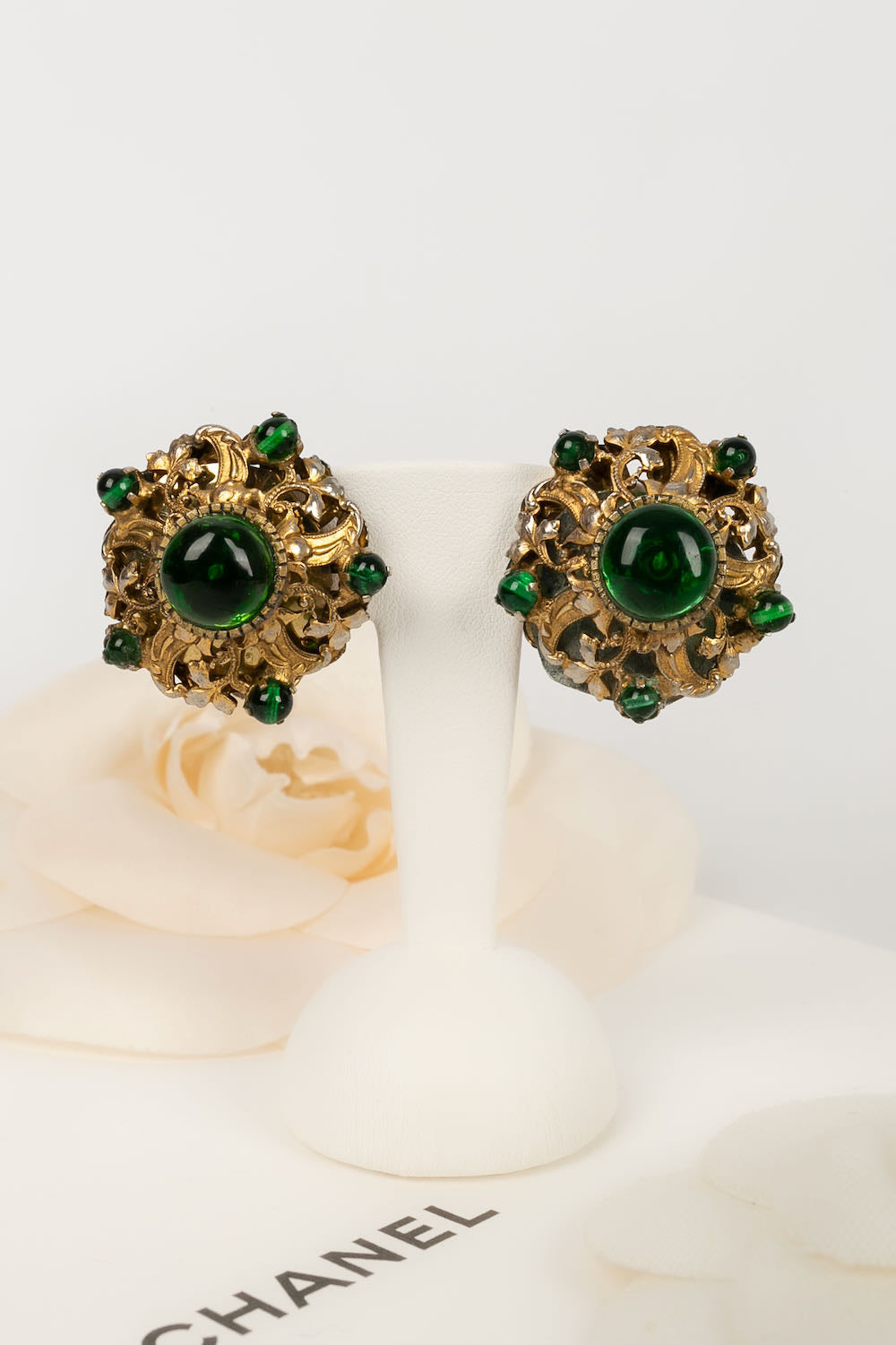 Boucles d'oreilles Chanel époque Coco