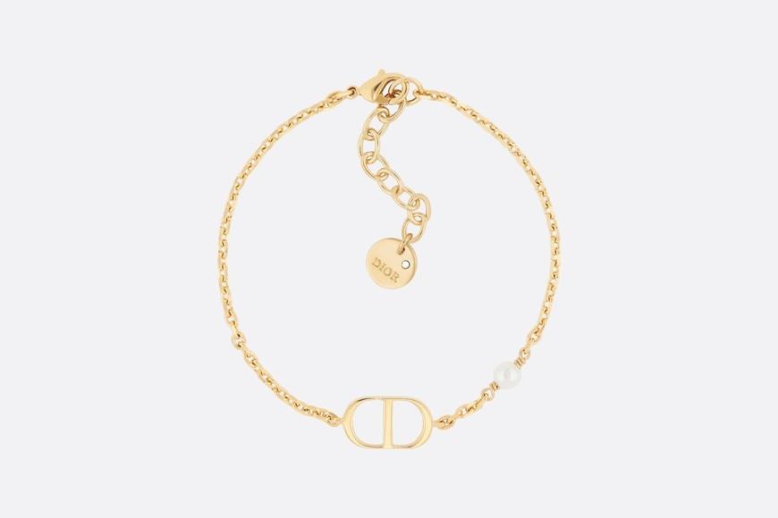 Petit CD Bracelet • Gold-Finish Metal with a White Resin Pearl