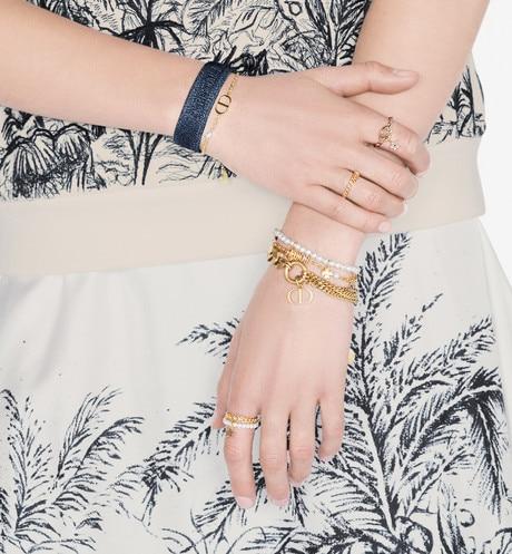 Petit CD Bracelet • Gold-Finish Metal with a White Resin Pearl