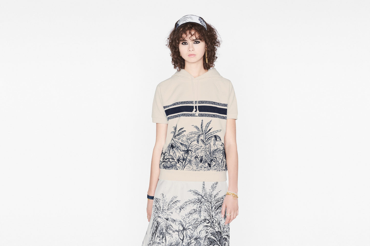 Petit CD Bracelet • Gold-Finish Metal with a White Resin Pearl