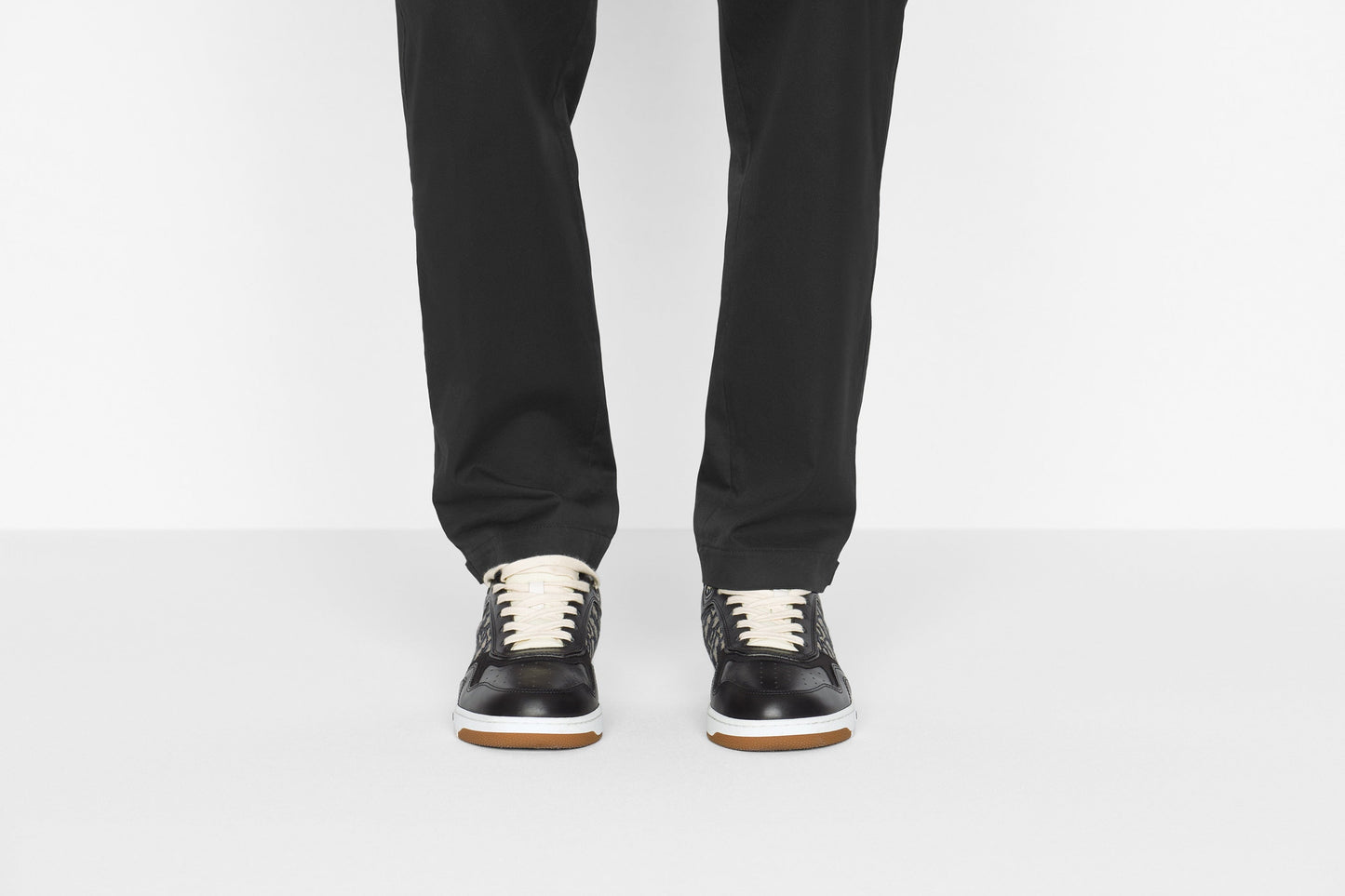 B27 Low-Top Sneaker • Black Smooth Calfskin with Beige and Black Dior Oblique Jacquard