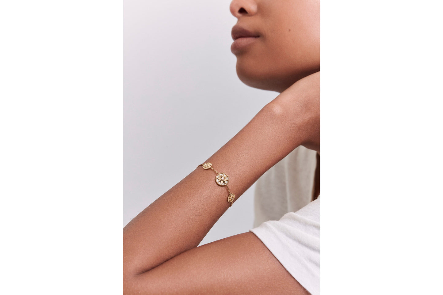 Rose Des Vents Bracelet • Yellow Gold, Diamonds and Mother-of-Pearl