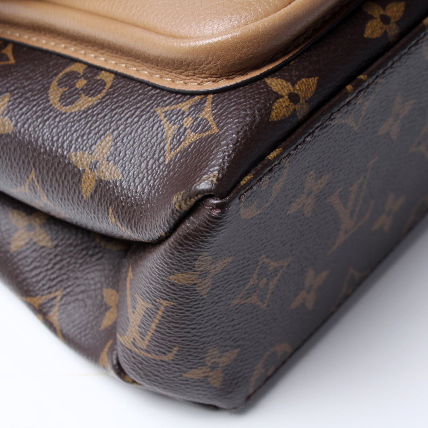 Marignan Messenger Monogram