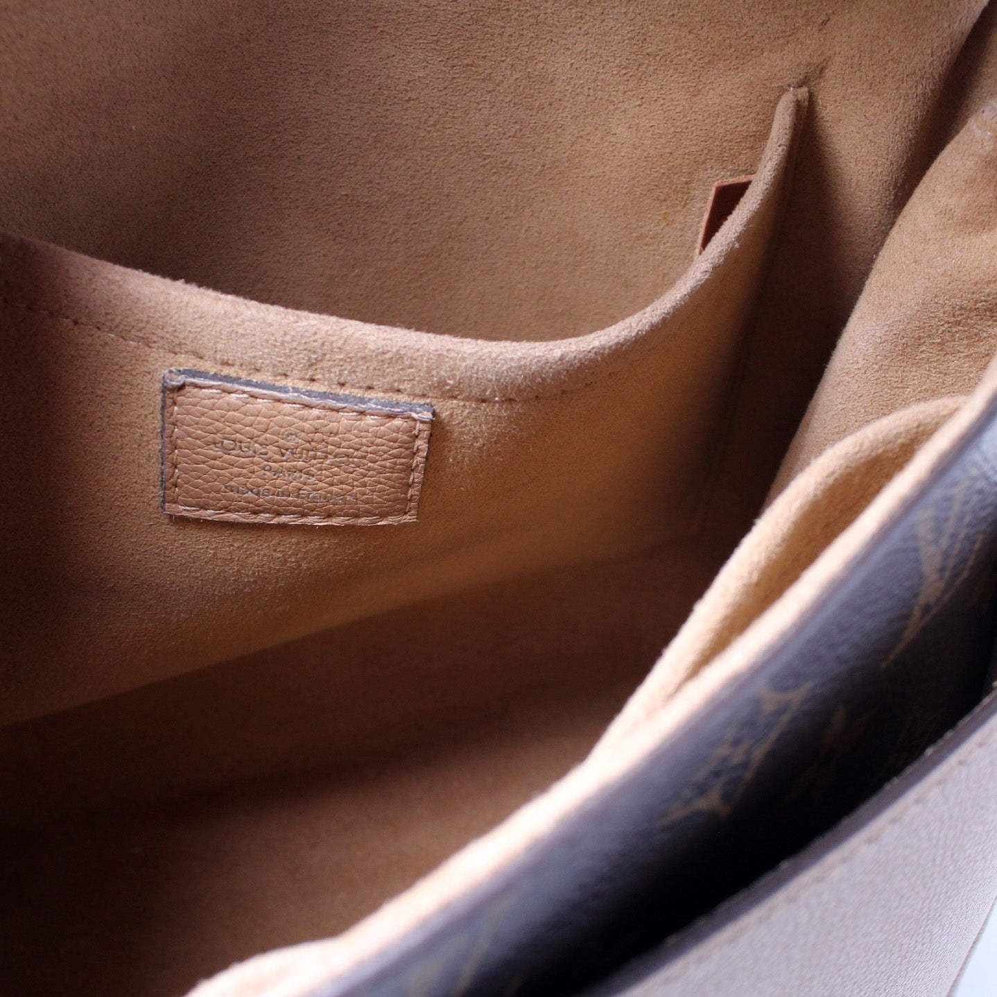 Marignan Messenger Monogram