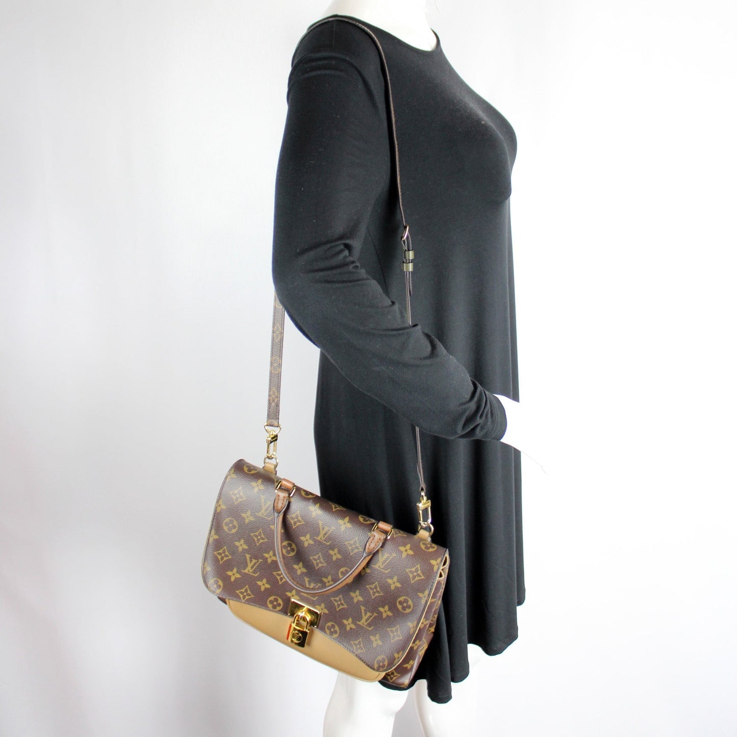 Marignan Messenger Monogram