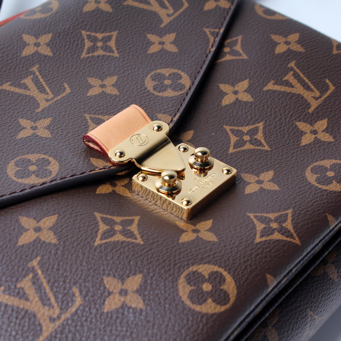 Pochette Metis Monogram