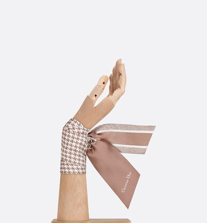 30 Montaigne Mitzah Scarf • Rose Des Vents and White Silk Twill