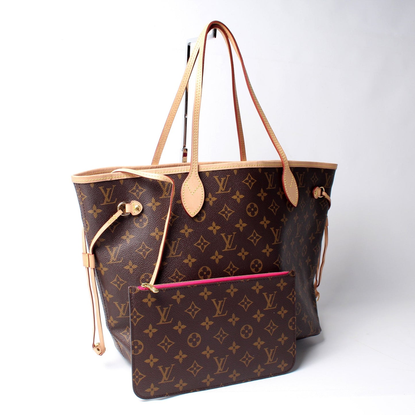Neverfull MM W/ Wallet Monogram