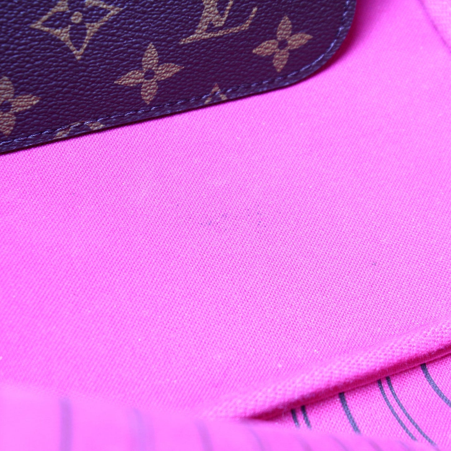 Neverfull MM W/ Wallet Monogram