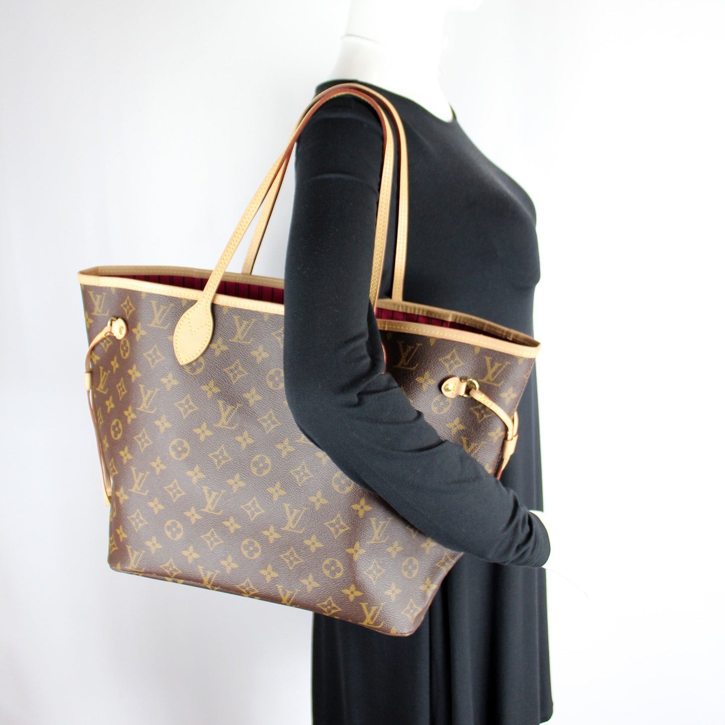Neverfull MM W/ Wallet Monogram