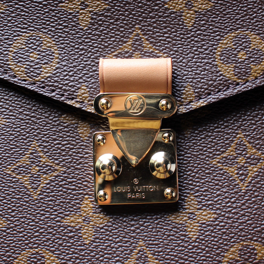 Pochette Metis Monogram