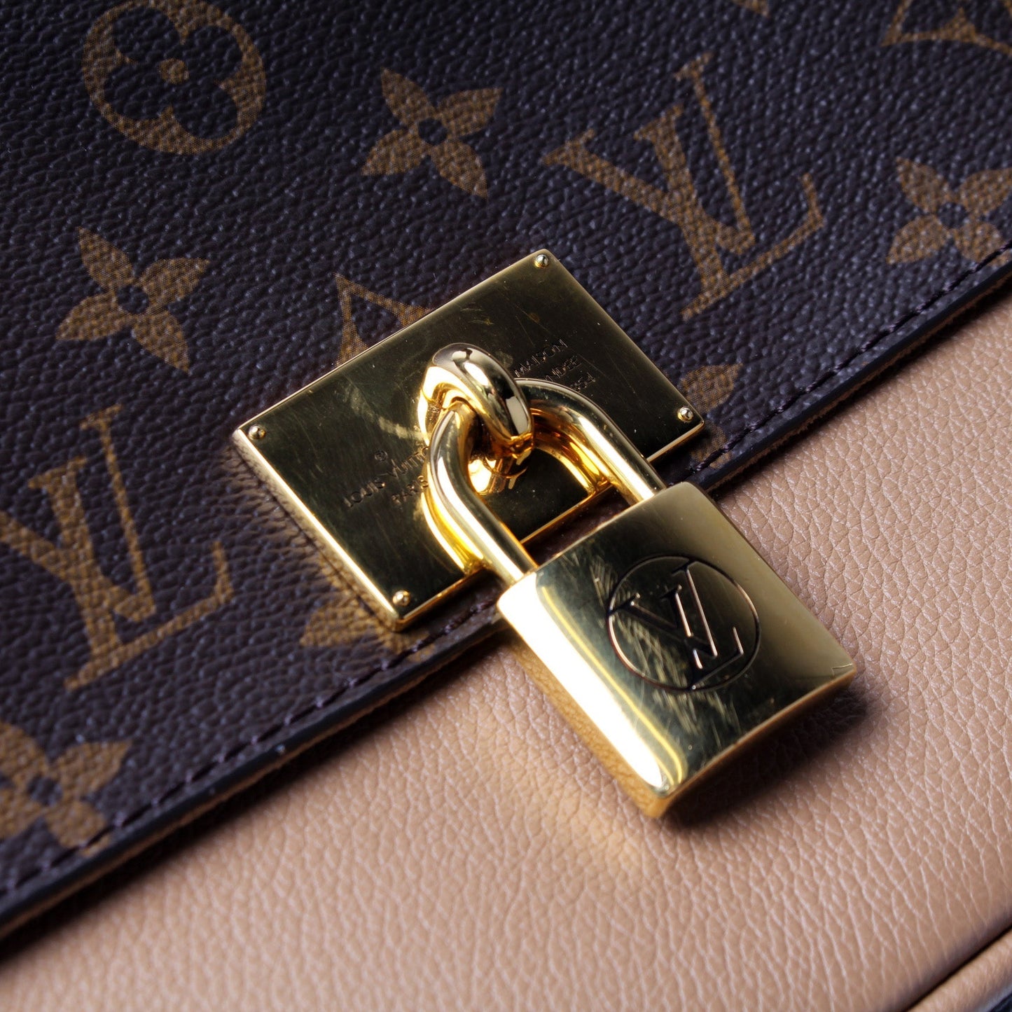 Marignan Messenger Monogram