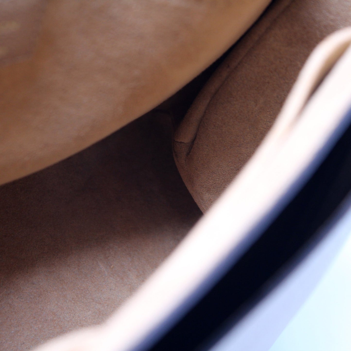 Marignan Messenger Monogram