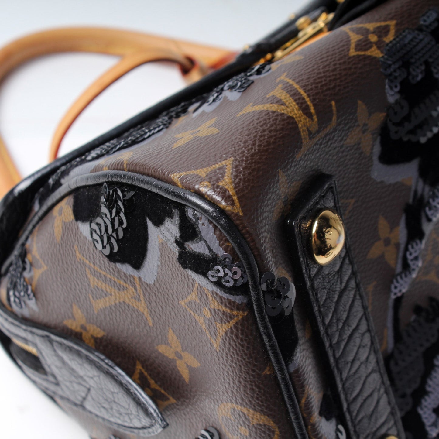 Carrousel Fleur De Jais Monogram