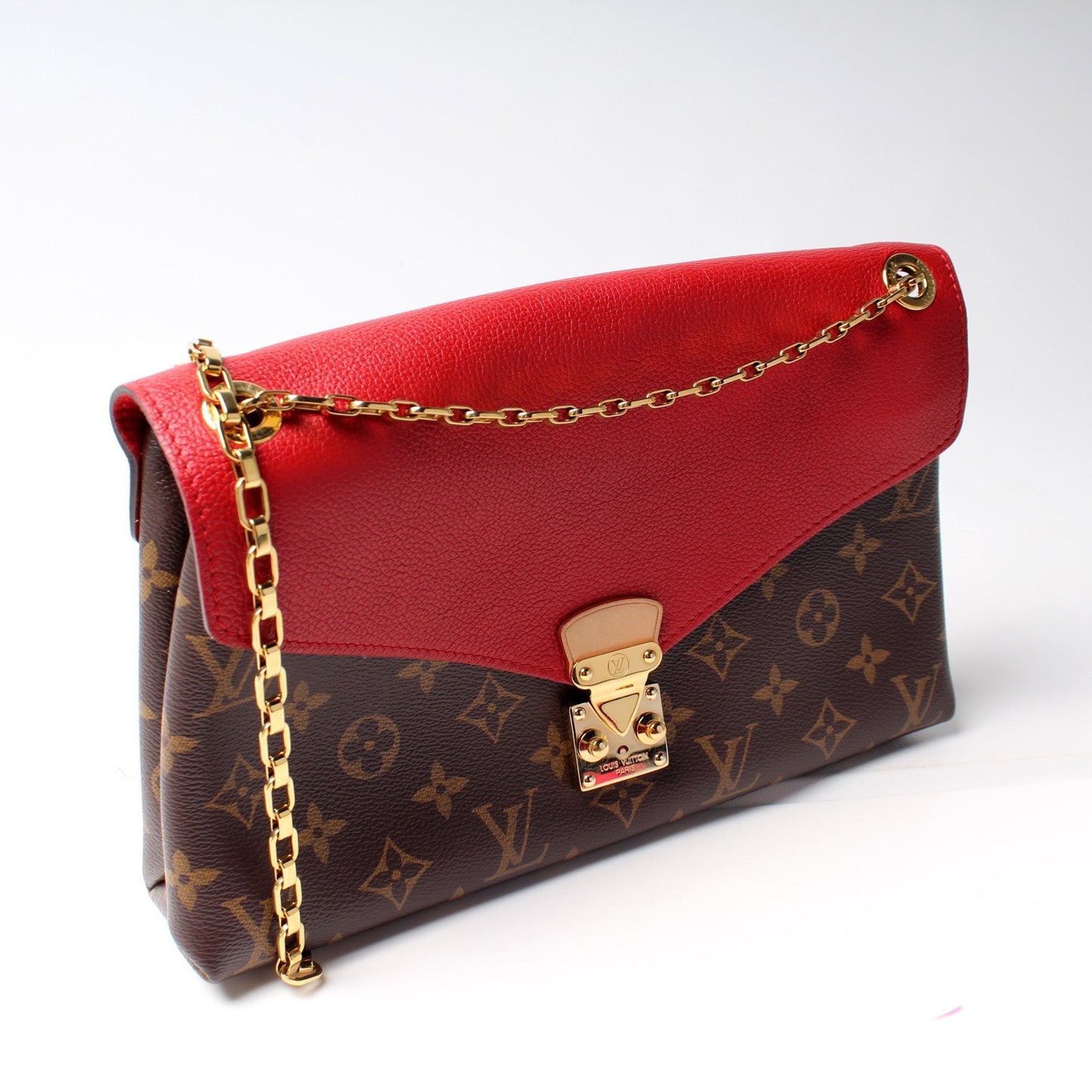 Pallas Chain Monogram