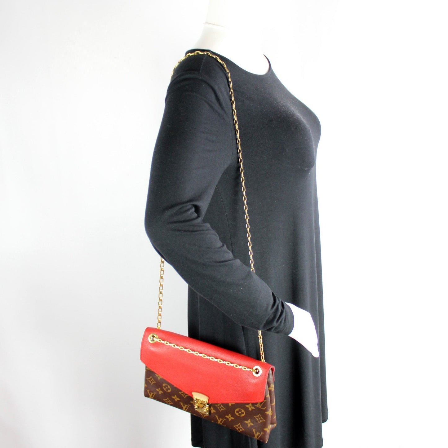 Pallas Chain Monogram