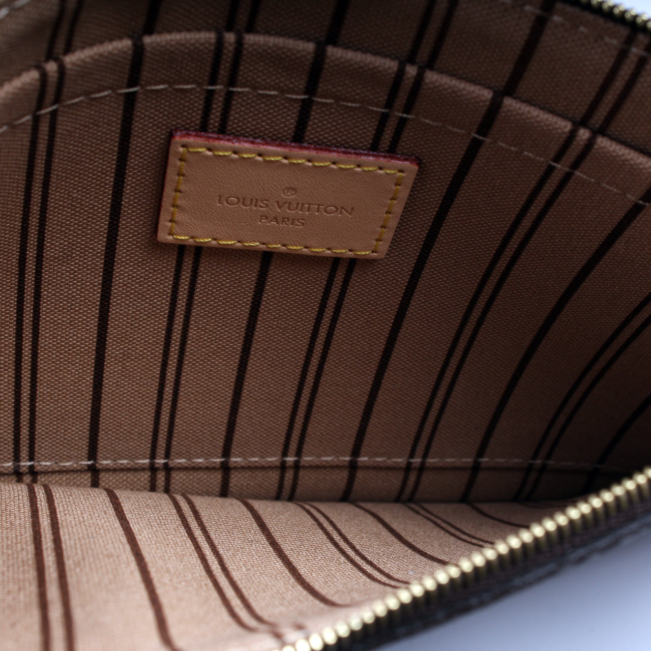 Neverfull MM W/ Wallet Monogram