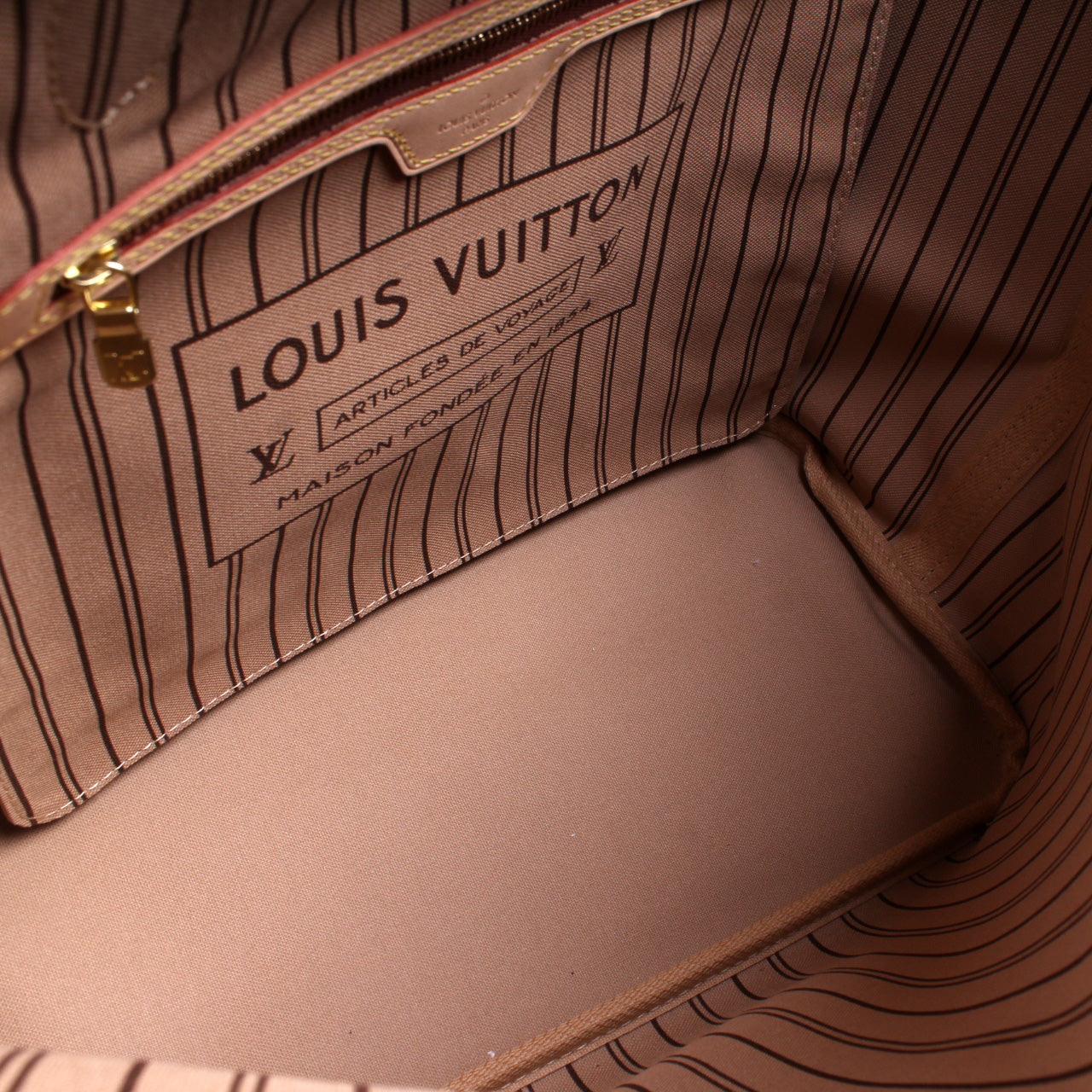 Neverfull MM W/ Wallet Monogram