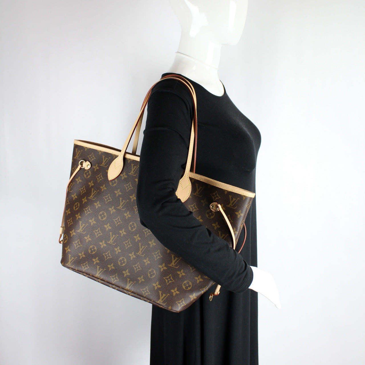 Neverfull MM W/ Wallet Monogram