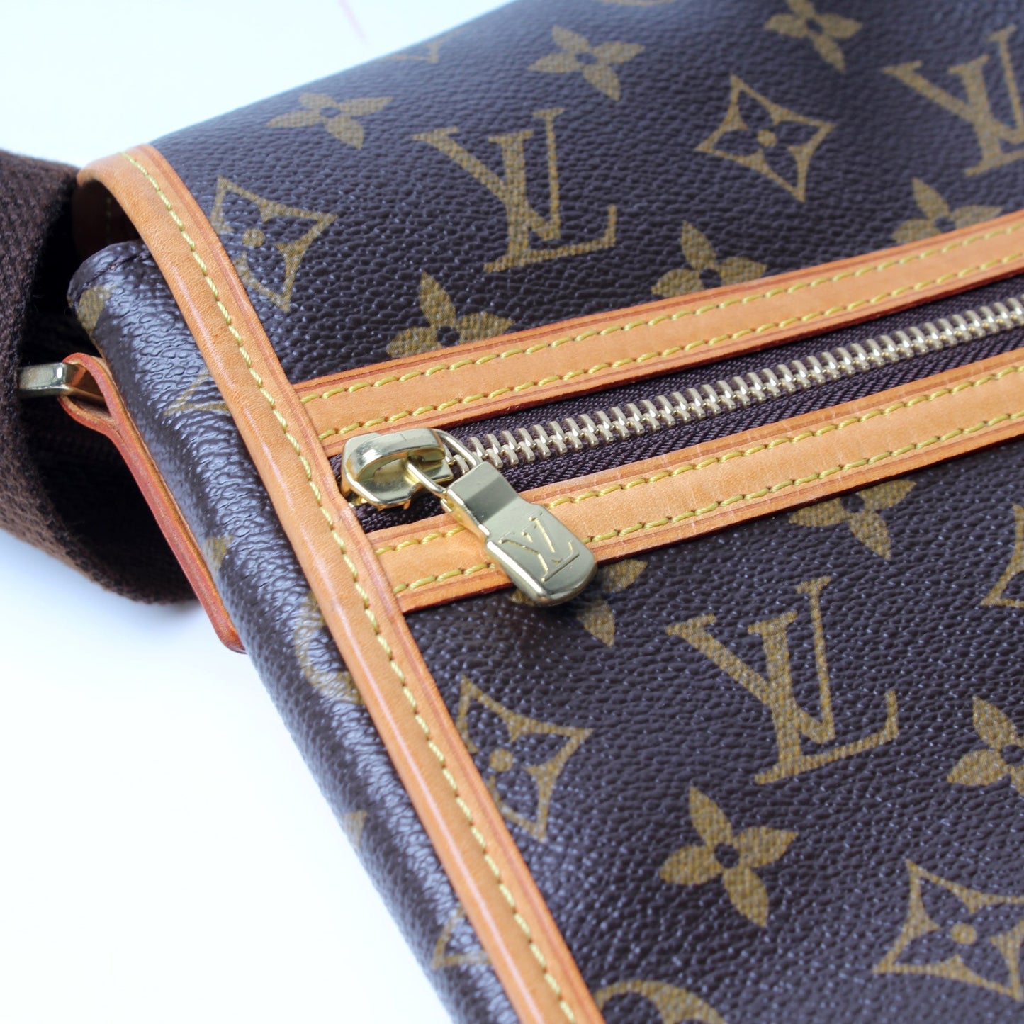 Bosphore Messenger GM Monogram