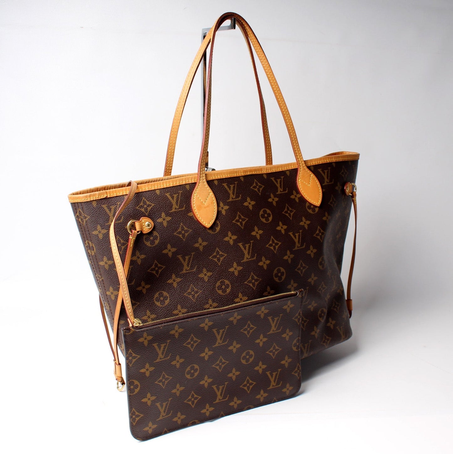Neverfull MM W/ Wallet Monogram