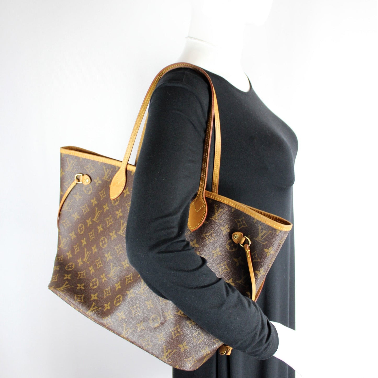 Neverfull MM W/ Wallet Monogram