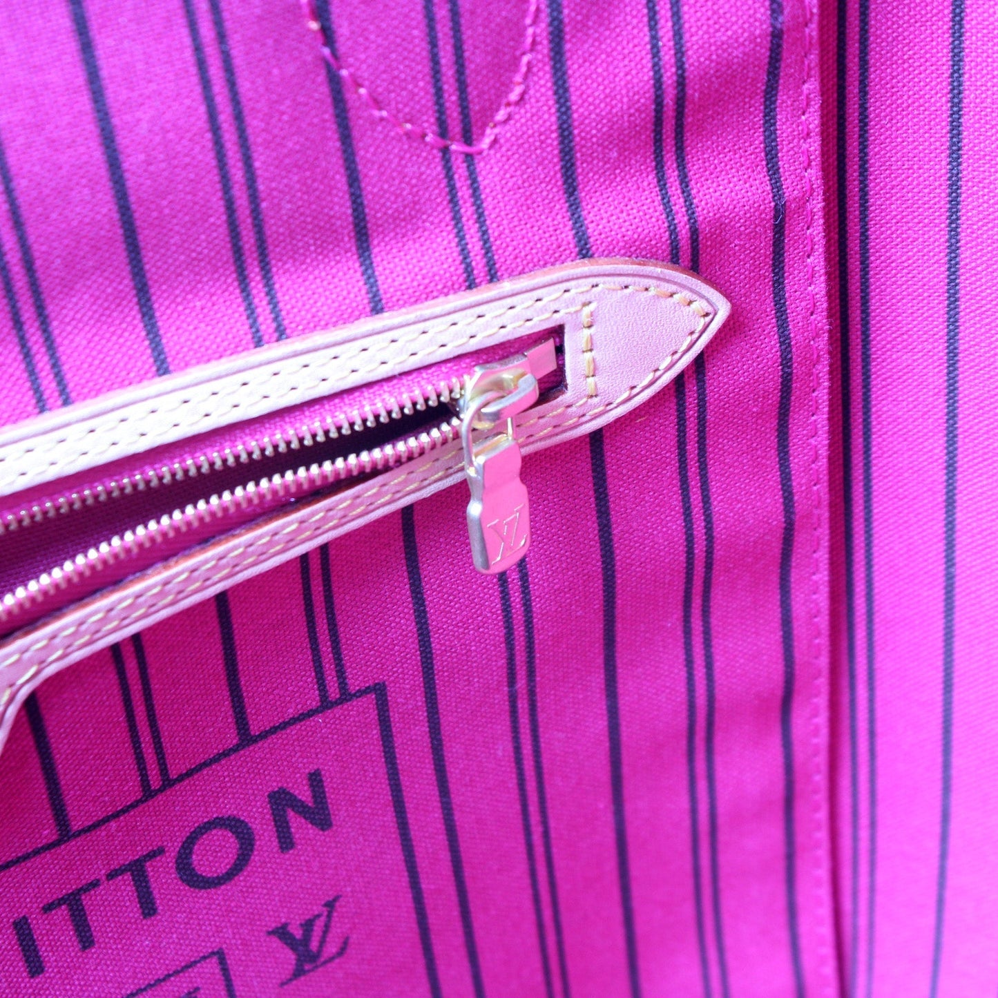 Neverfull MM W/ Wallet Monogram