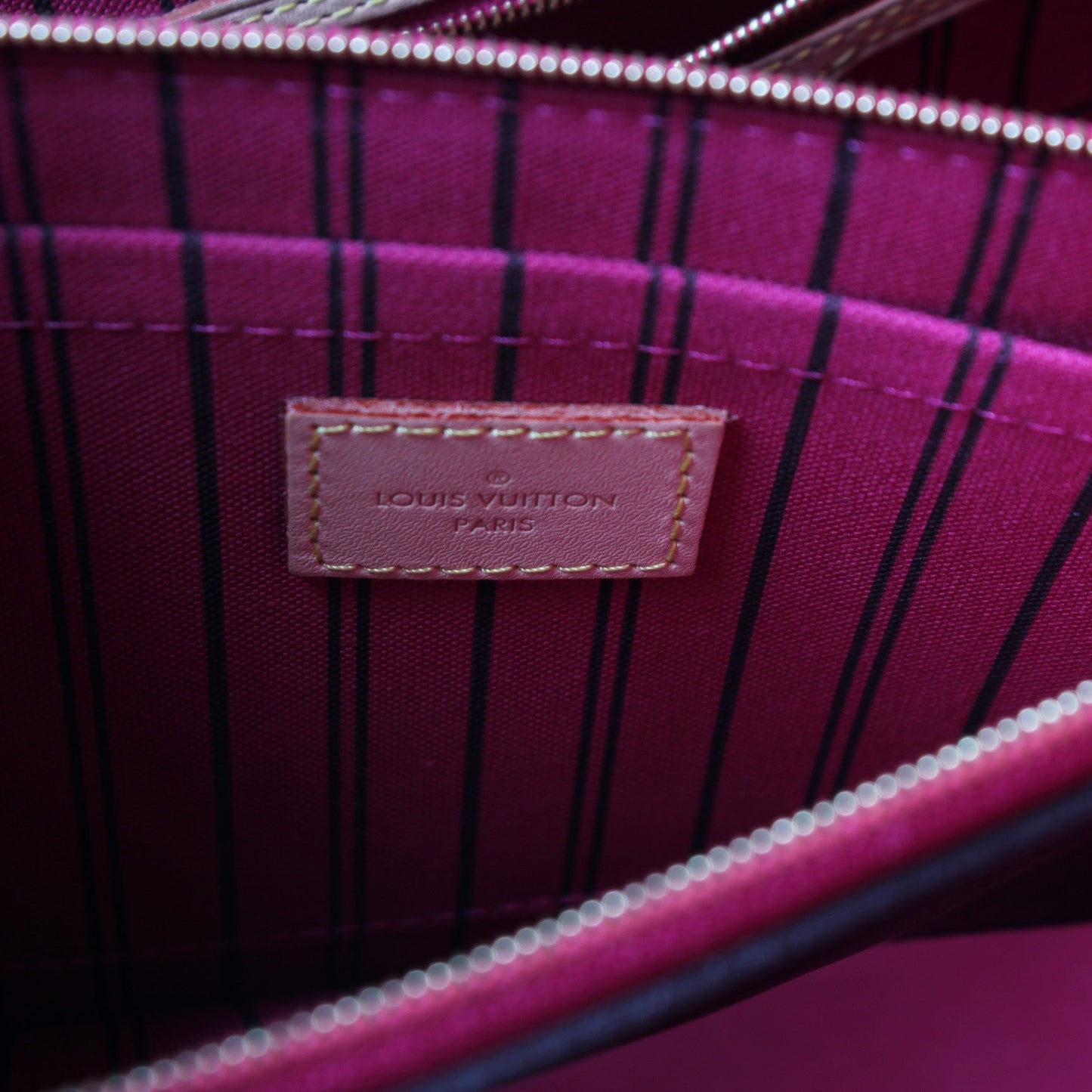 Neverfull MM W/ Wallet Monogram