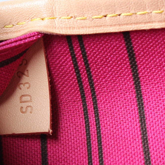 Neverfull MM W/ Wallet Monogram