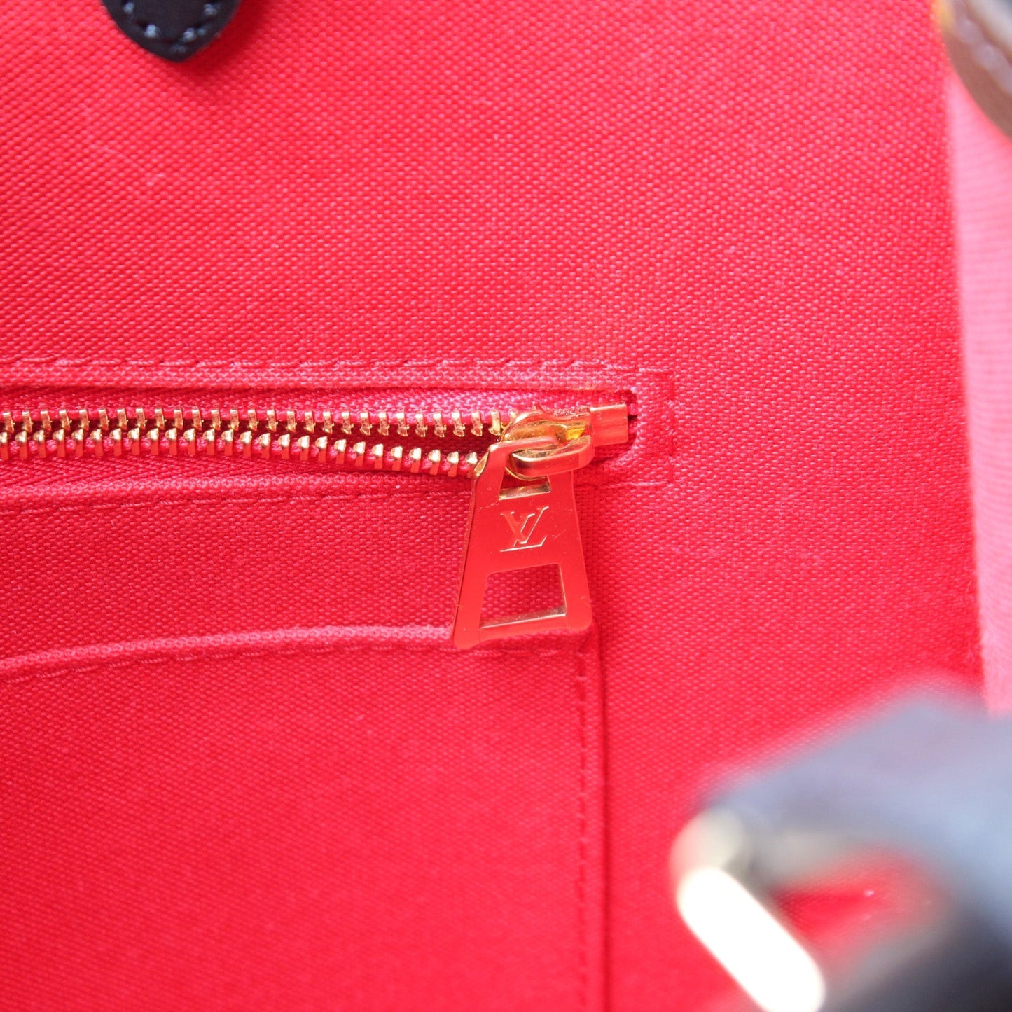 ONTHEGO MM Monogram Reverse