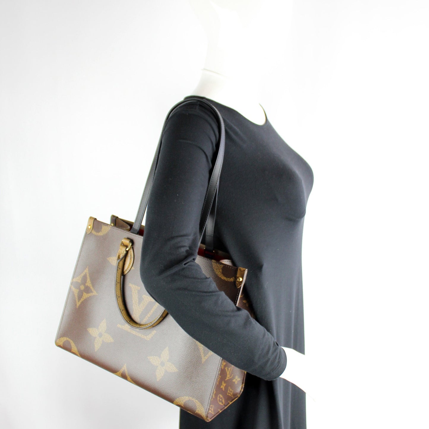 ONTHEGO MM Monogram Reverse