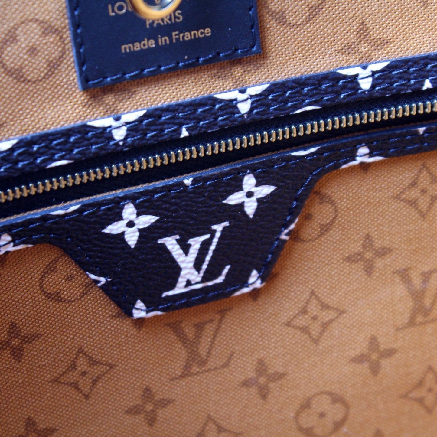 Neverfull MM Giant Crafty Monogram