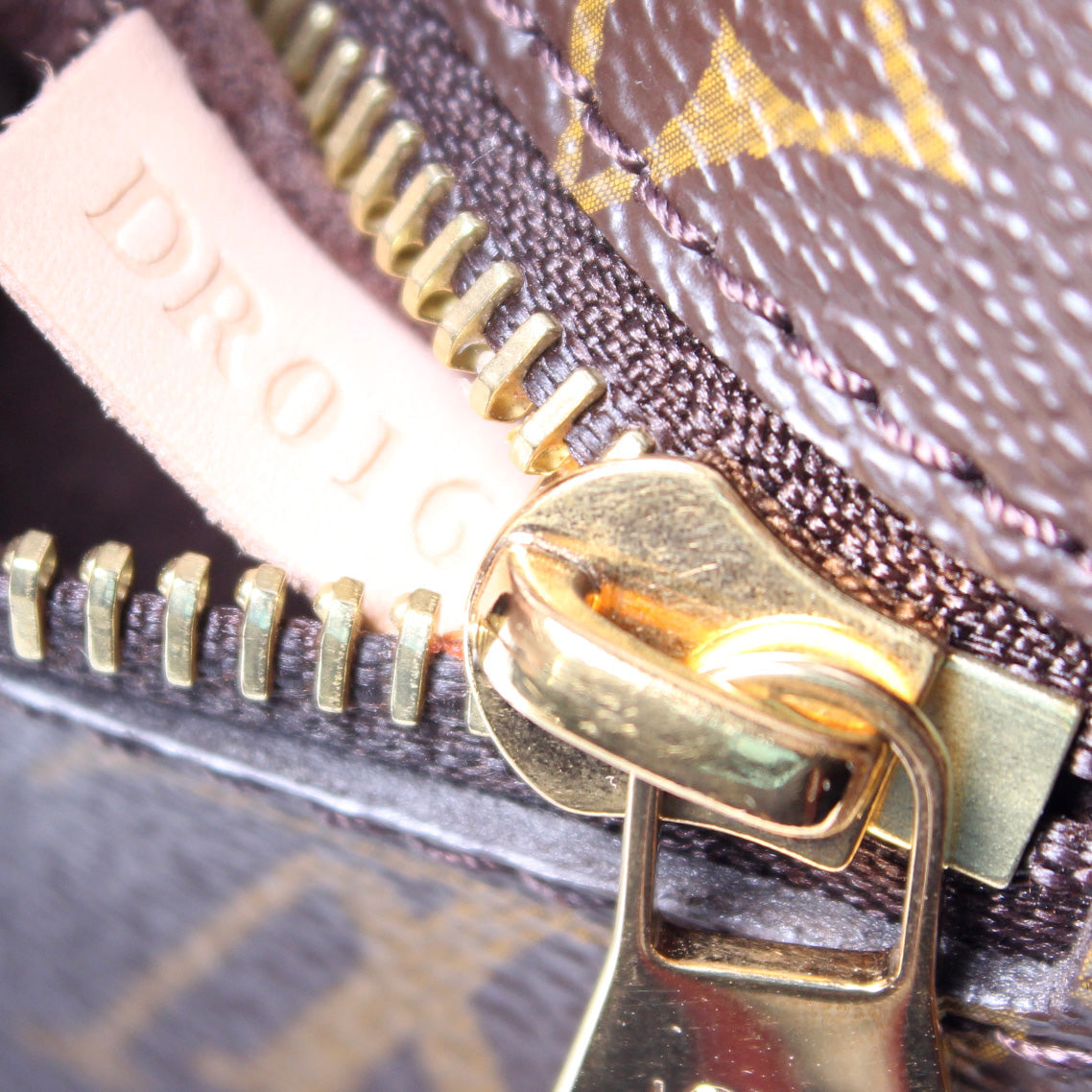 Pochette Metis Monogram