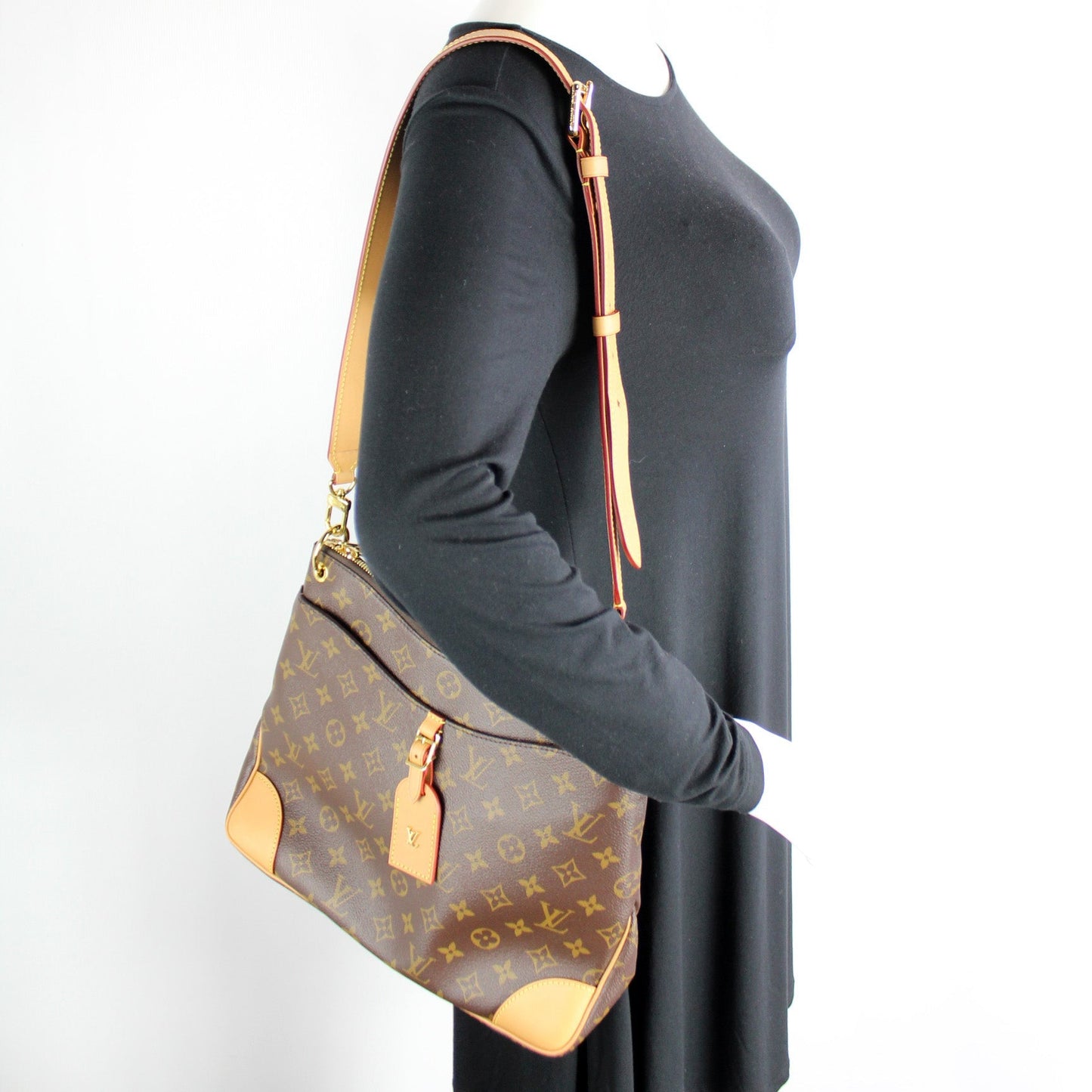 Odeon MM NM Monogram