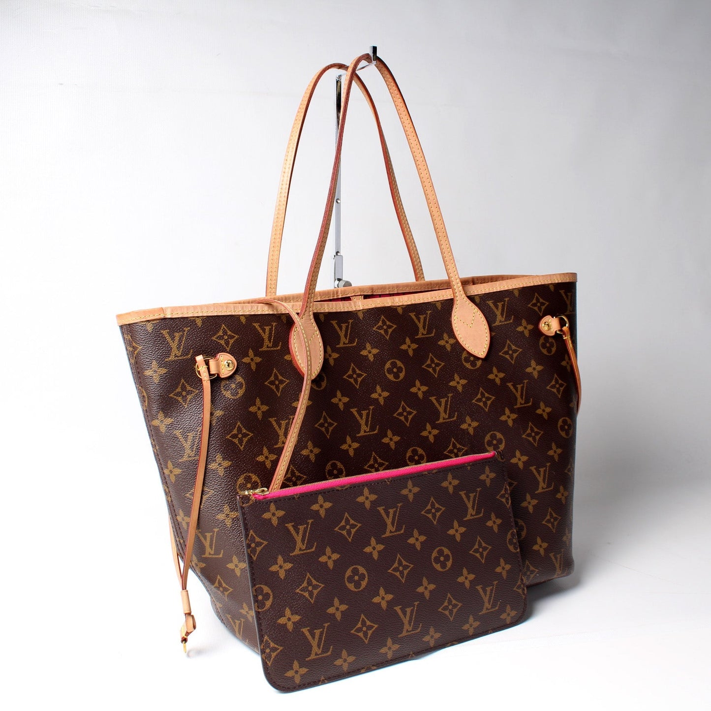 Neverfull MM W/ Wallet Monogram