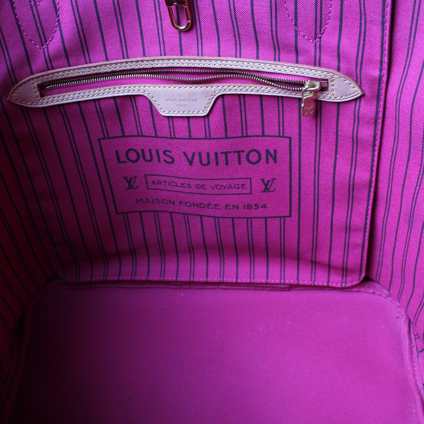 Neverfull MM W/ Wallet Monogram