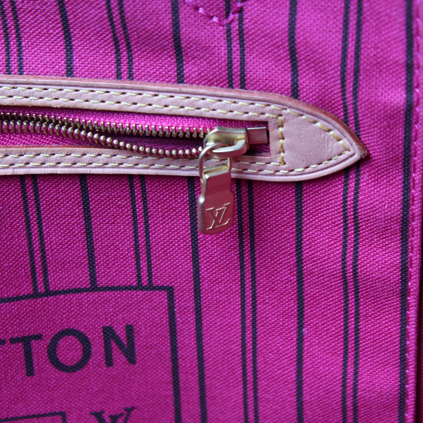 Neverfull MM W/ Wallet Monogram