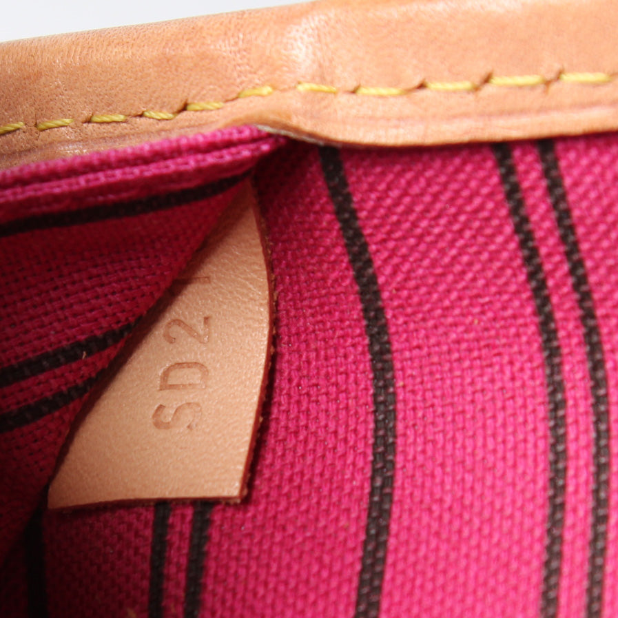 Neverfull MM W/ Wallet Monogram