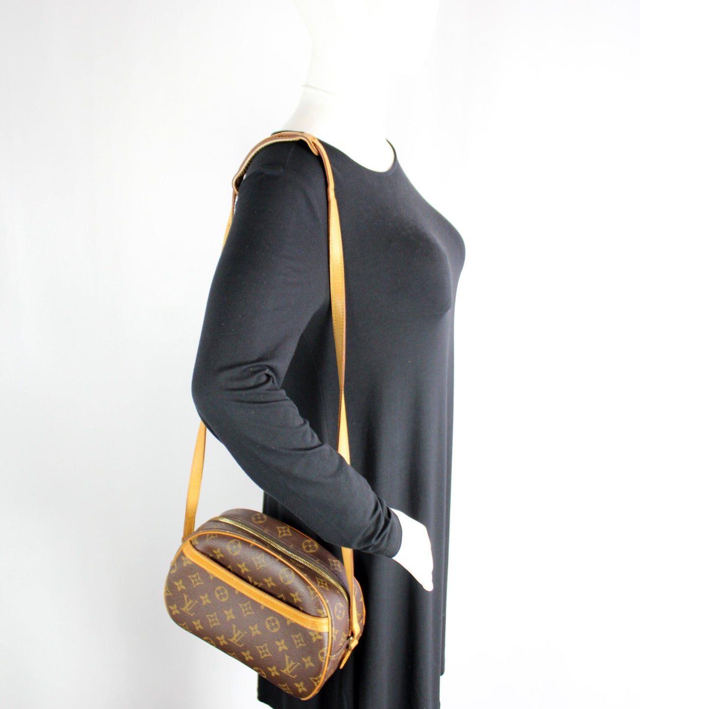 Blois Crossbody Monogram