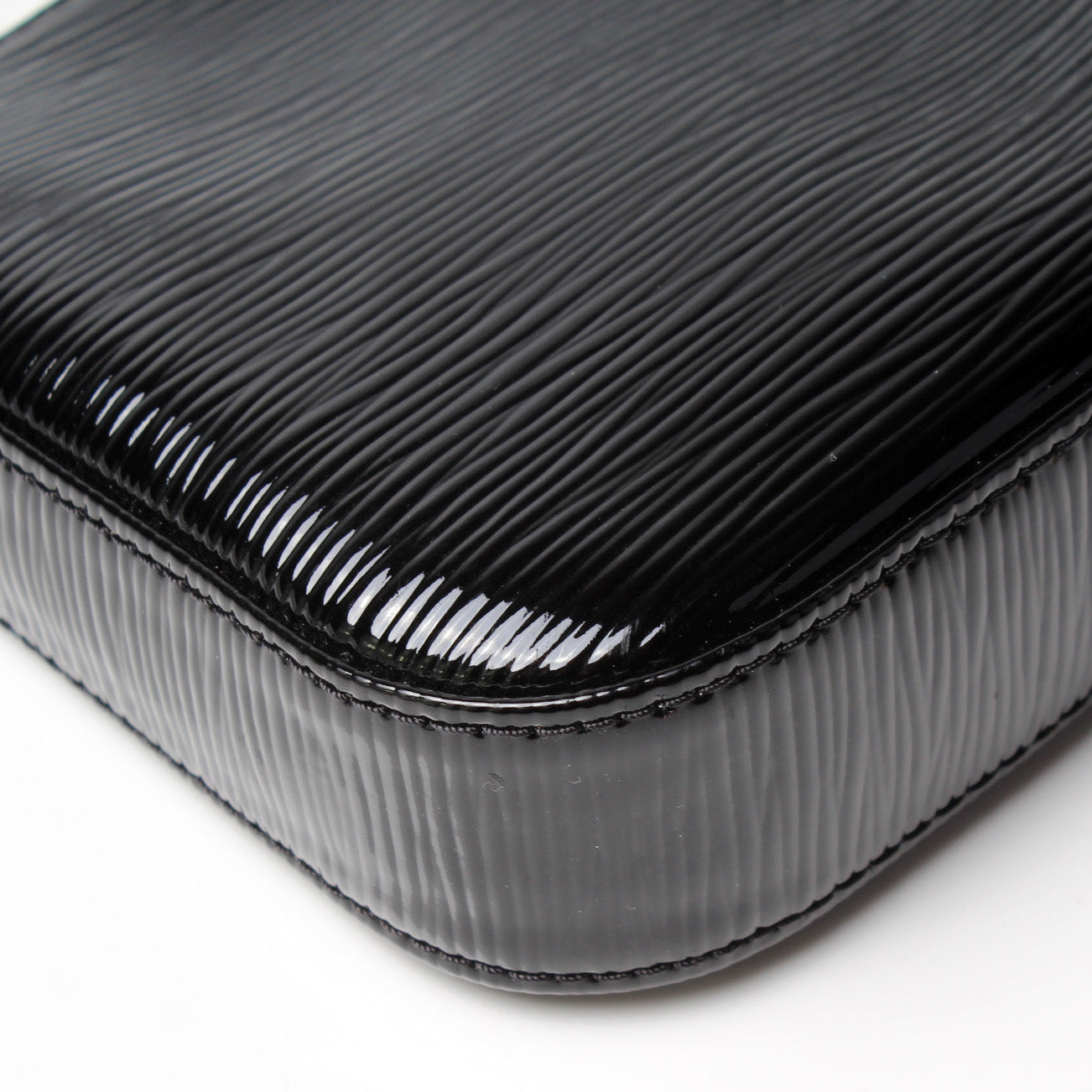 Pochette Accessories NM Epi Electric