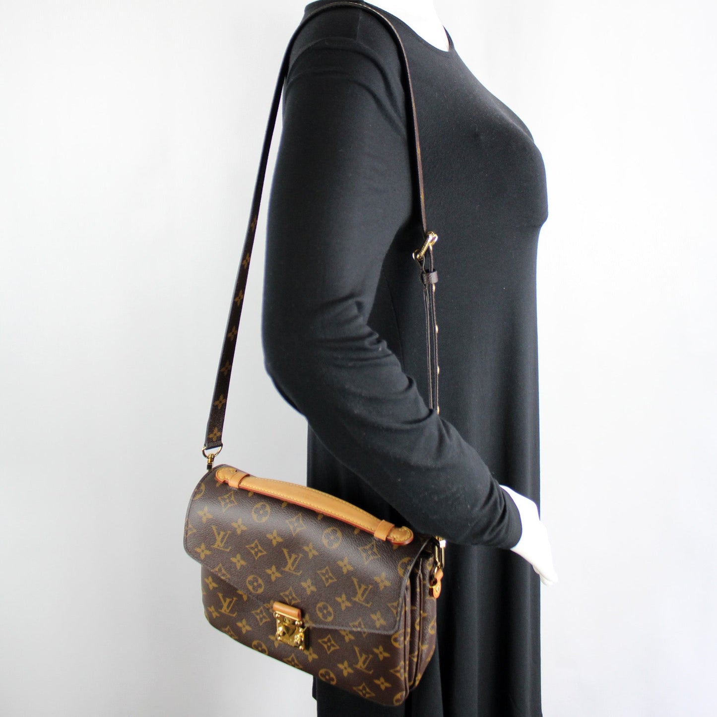 Pochette Metis Monogram