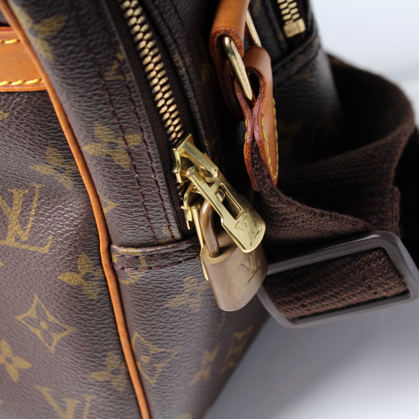 Reporter GM Monogram