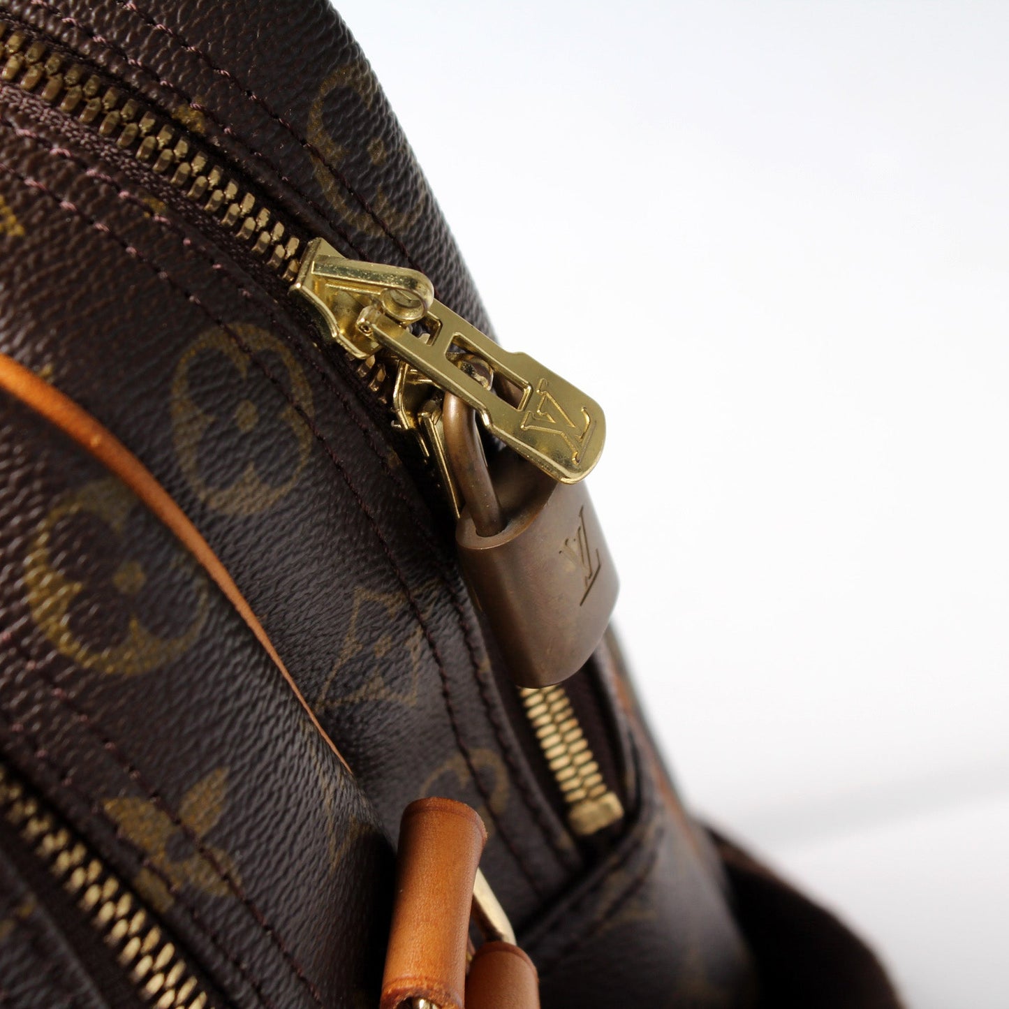 Reporter GM Monogram