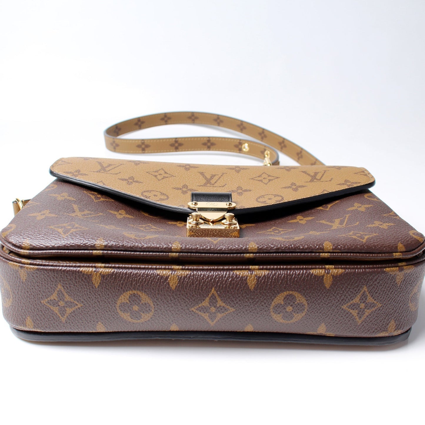 Pochette Metis Reverse Monogram