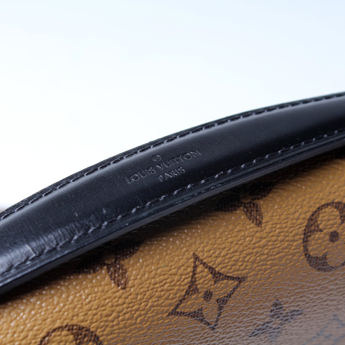 Pochette Metis Reverse Monogram