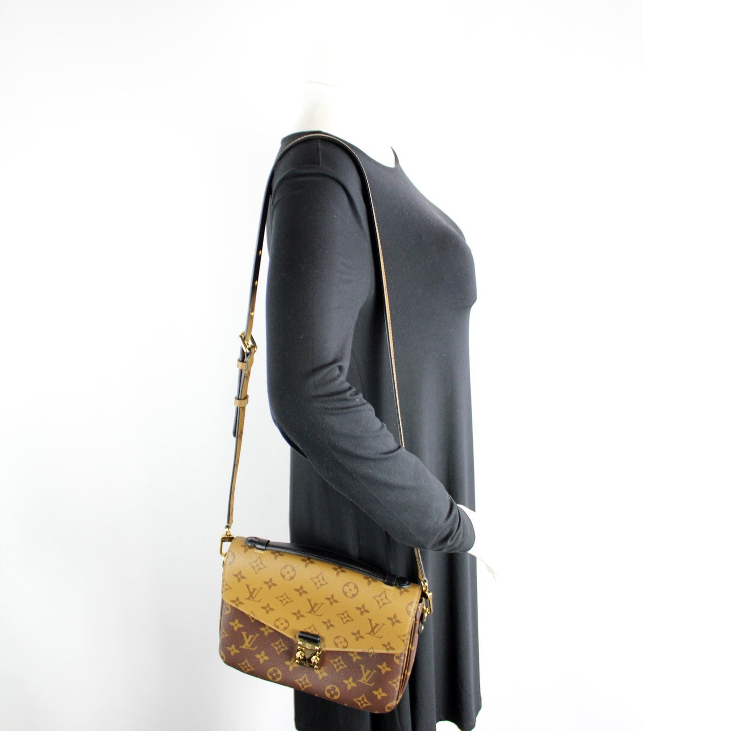 Pochette Metis Reverse Monogram